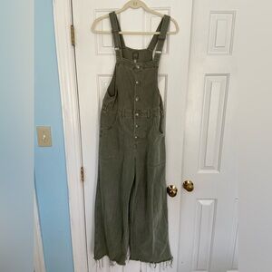 Aerie Green Women’s Overalls Medium Raw Hem Button Front